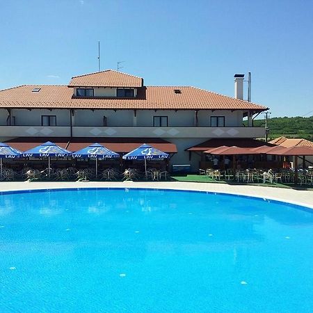 Bazeni Baikal Hotel Topola ภายนอก รูปภาพ
