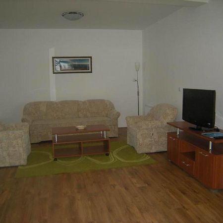 Bazeni Baikal Hotel Topola ภายนอก รูปภาพ
